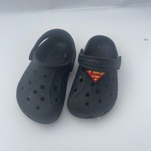 Kids Black Crocs with Superman giblet